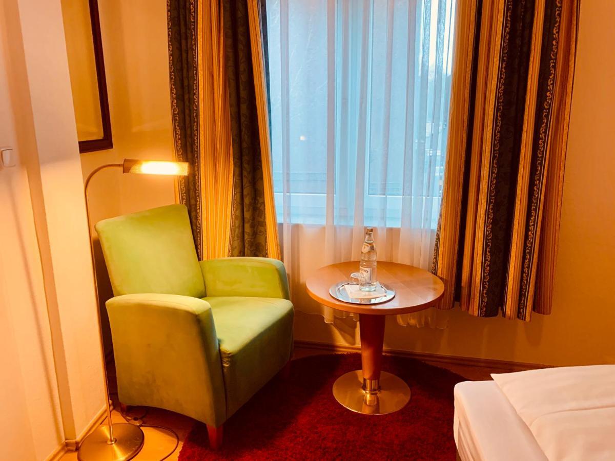 Hotel Gasthaus Zur Eule โคโลญ ภายนอก รูปภาพ