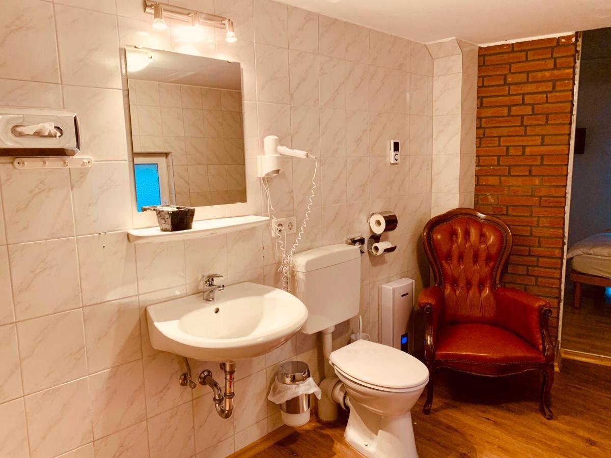 Hotel Gasthaus Zur Eule โคโลญ ภายนอก รูปภาพ